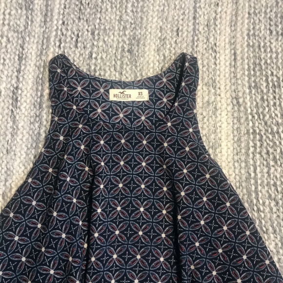 2/$15 HOLLISTER Floral Flowy Tank Size XS - Picture 2 of 5